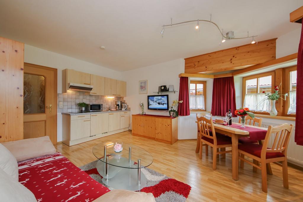Apartamento Haus Breithornblick Maria Alm am Steinernen Meer Exterior foto